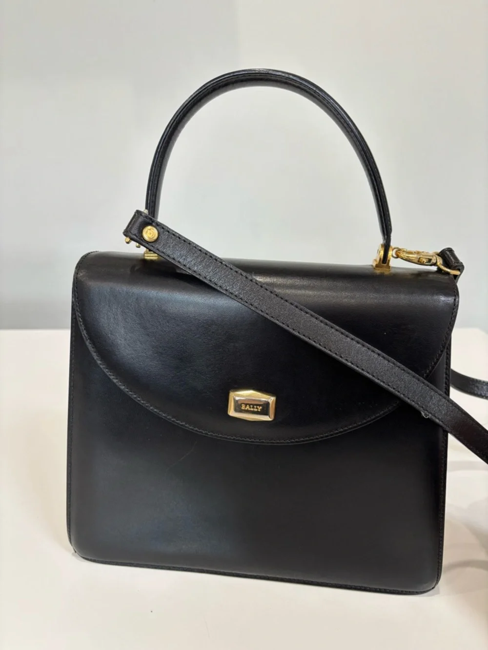 Bally Vintage Black Leather Top Handle Bag Gold Hardware Structured Crossbody - Picture 3 of 10